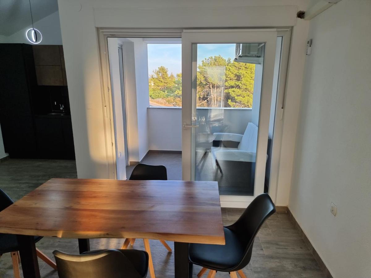 Aksa Residences Vir Eksteriør bilde