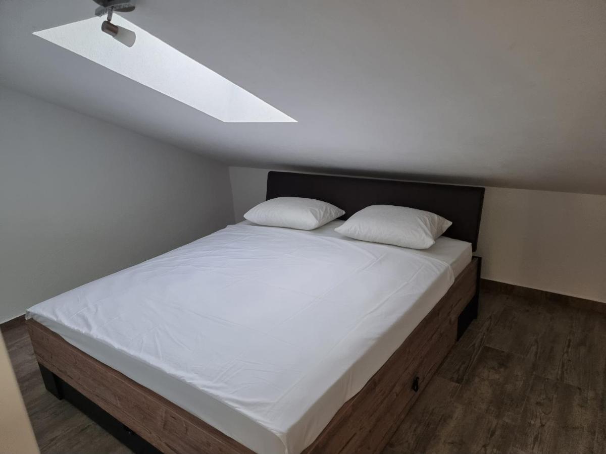 Aksa Residences Vir Eksteriør bilde