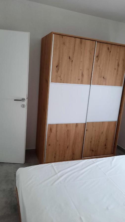 Aksa Residences Vir Eksteriør bilde