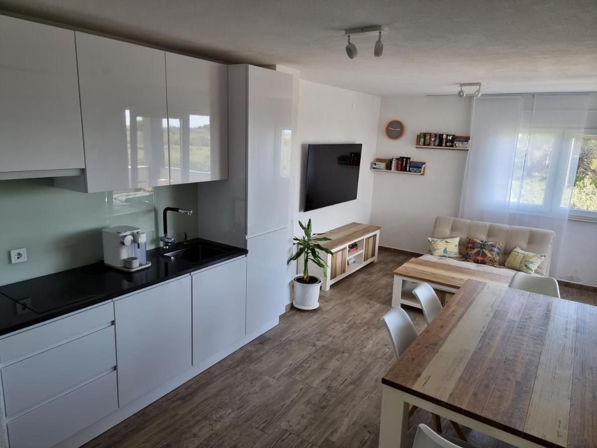 Aksa Residences Vir Eksteriør bilde